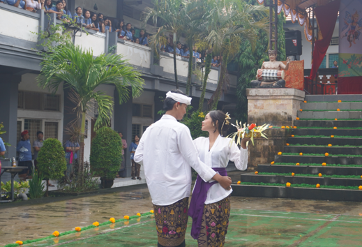 Bulan Bahasa Bali